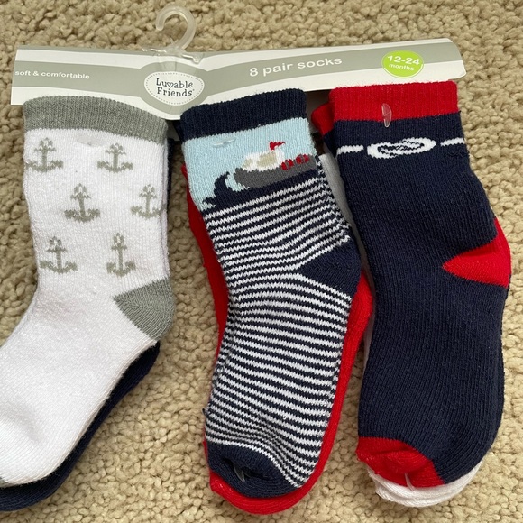 New Bundle: Luvable Friends Baby 6 pair Socks & Gap 1 pair socks - Picture 2 of 5
